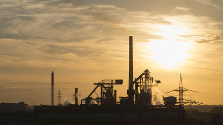 Germany, North Rhine Westphalia, Duisburg, View of smelting plant. FILE PHOTO